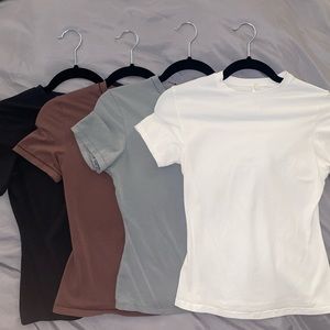 SKIMS Fits Everybody T-Shirt (Bundle)